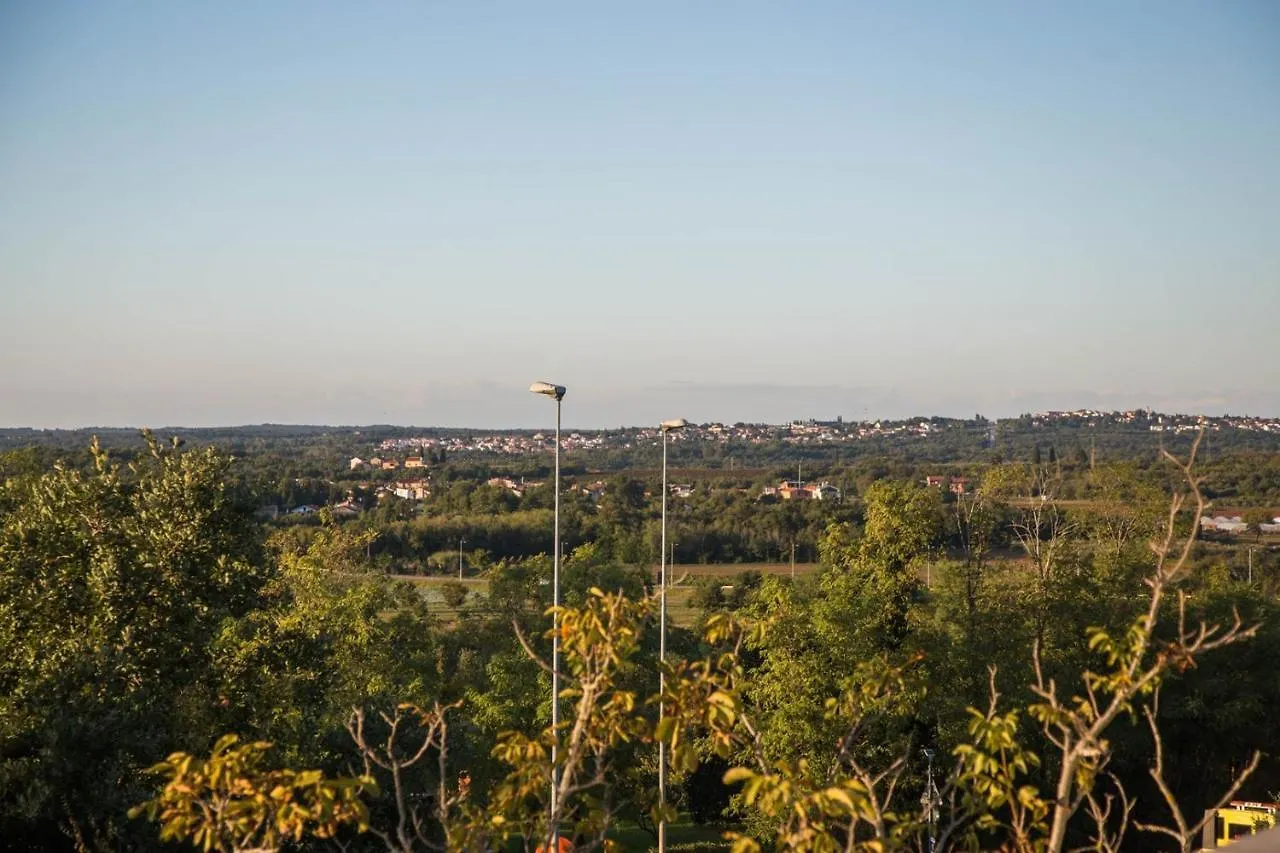 Seaside Villa Paola: 3-Bedroom Garden Retreat Porec 0*,