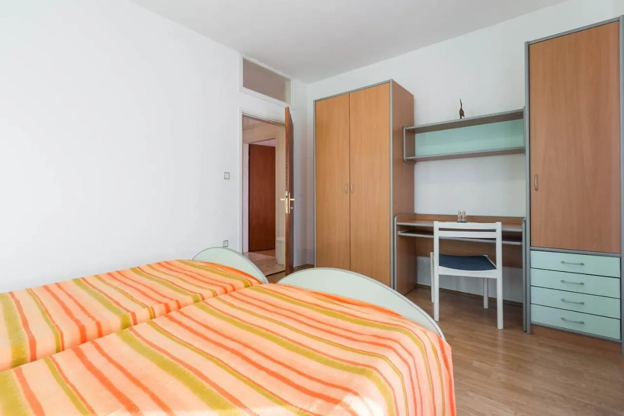 Apartment Seaside Villa Paola: 3-Bedroom Garden Retreat Porec